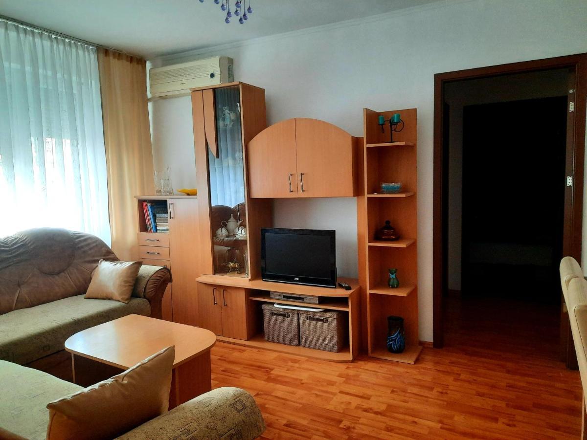 Appartement Apartament Alessia à Oradea Extérieur photo